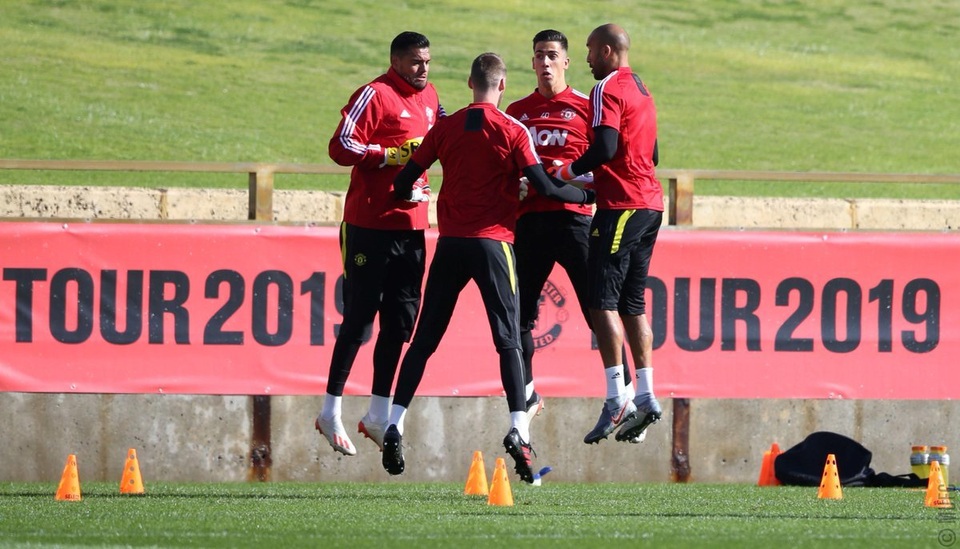Các tân binh đắt giá tập luyện cùng Man Utd tại Australia - 16 Các tân binh đắt giá tập luyện cùng Man Utd tại Australia - 16