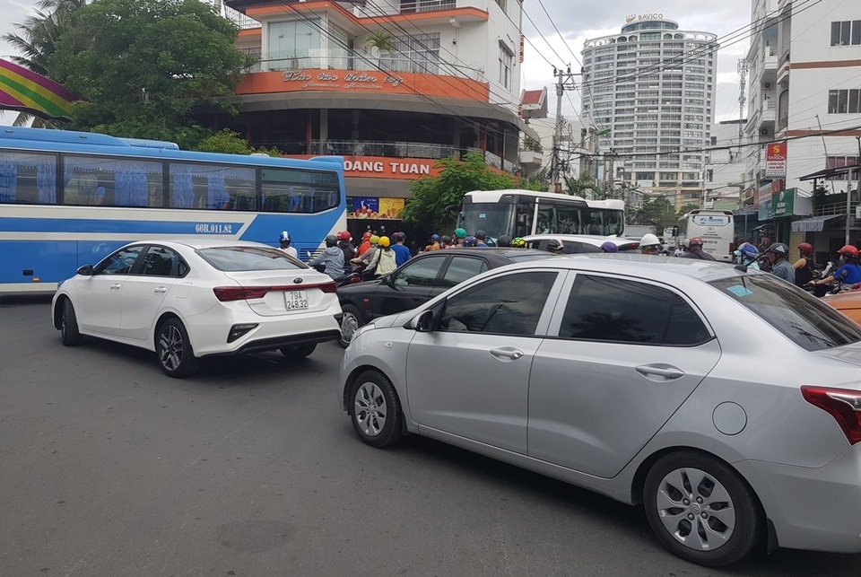 Chủ tịch Khánh Hòa: “Tránh tình trạng ăn xổi ở thì trong kinh doanh du lịch” - 4 Chủ tịch Khánh Hòa: “Tránh tình trạng ăn xổi ở thì trong kinh doanh du lịch” - 4