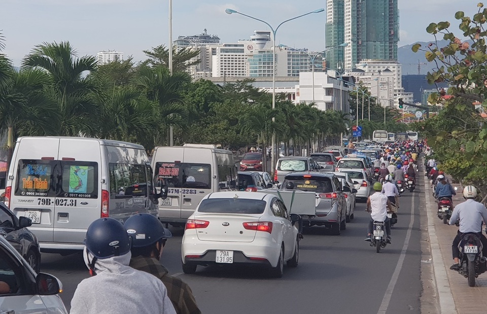 Chủ tịch Khánh Hòa: “Tránh tình trạng ăn xổi ở thì trong kinh doanh du lịch” - 3 Chủ tịch Khánh Hòa: “Tránh tình trạng ăn xổi ở thì trong kinh doanh du lịch” - 3