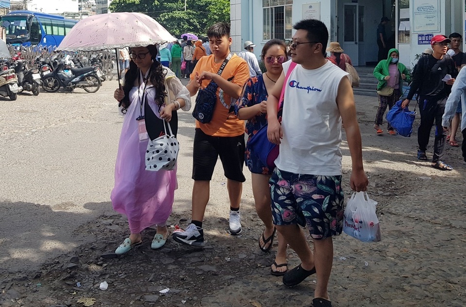Chủ tịch Khánh Hòa: “Tránh tình trạng ăn xổi ở thì trong kinh doanh du lịch” - 2 Chủ tịch Khánh Hòa: “Tránh tình trạng ăn xổi ở thì trong kinh doanh du lịch” - 2