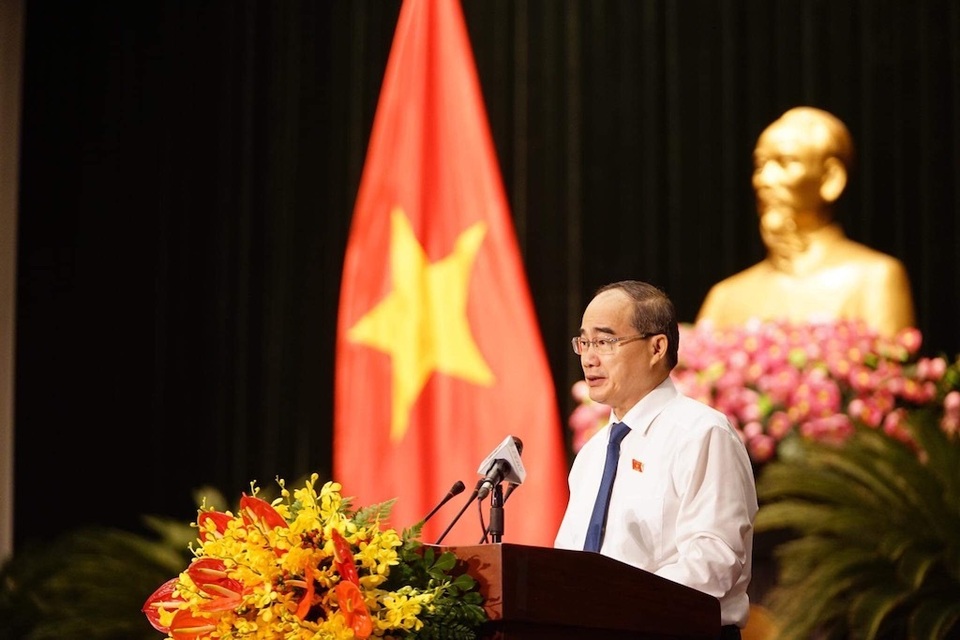 Khai mạc kỳ họp 15 HĐND TPHCM: Lần đầu tiên triển khai “kỳ họp không giấy” - 8 Khai mạc kỳ họp 15 HĐND TPHCM: Lần đầu tiên triển khai “kỳ họp không giấy” - 8