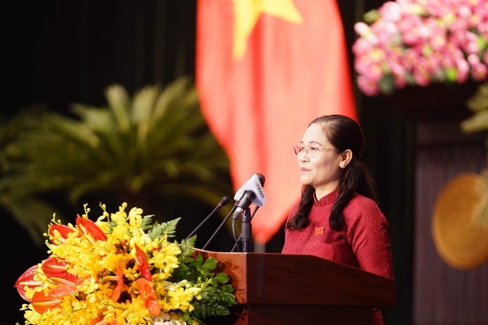 Khai mạc kỳ họp 15 HĐND TPHCM: Lần đầu tiên triển khai “kỳ họp không giấy” - 3 Khai mạc kỳ họp 15 HĐND TPHCM: Lần đầu tiên triển khai “kỳ họp không giấy” - 3