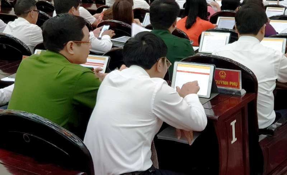 Kỳ họp Hội đồng nhân dân “không giấy” lần đầu tiên tại Thái Bình - 1