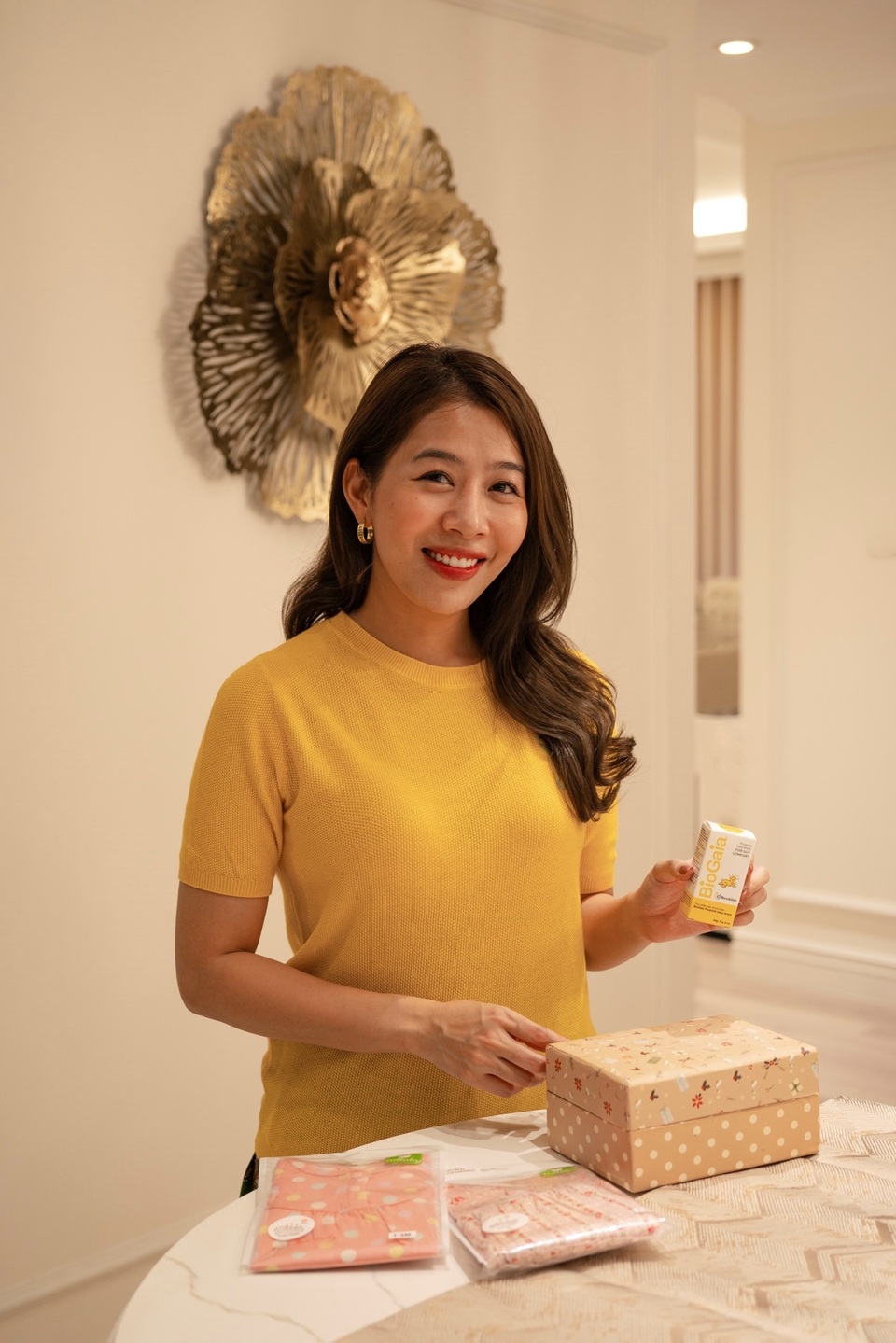 MC Diệp Chi mách mẹ món quà đầu tiên nên tặng cho các bé sơ sinh - 2 MC Diệp Chi mách mẹ món quà đầu tiên nên tặng cho các bé sơ sinh - 2