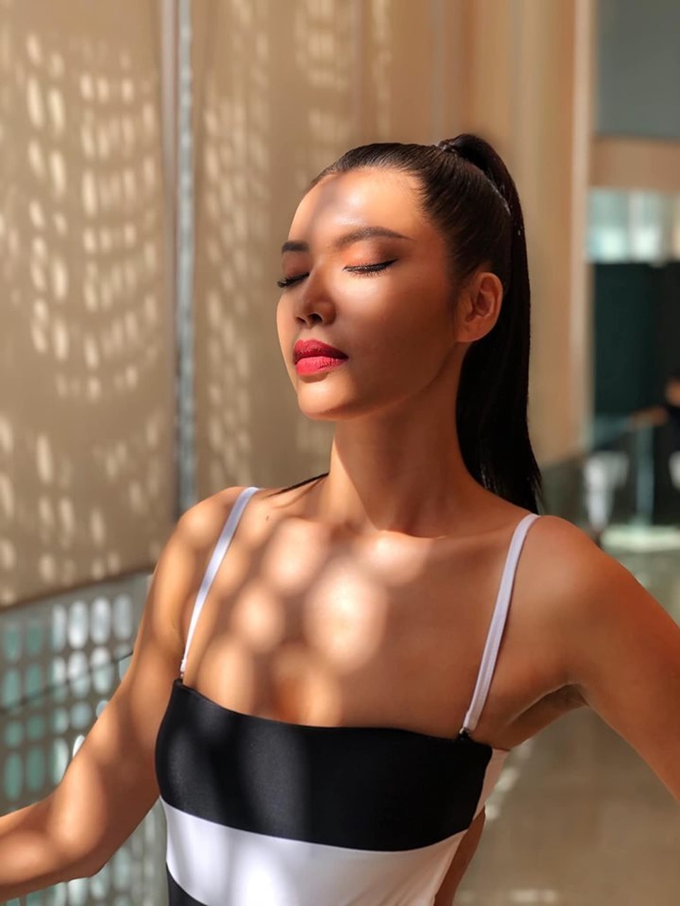 Kín tiếng chuyện yêu đương nhất Vbiz, Minh Tú tự nhận là nữ hoàng cô đơn - 8 Kín tiếng chuyện yêu đương nhất Vbiz, Minh Tú tự nhận là nữ hoàng cô đơn - 8