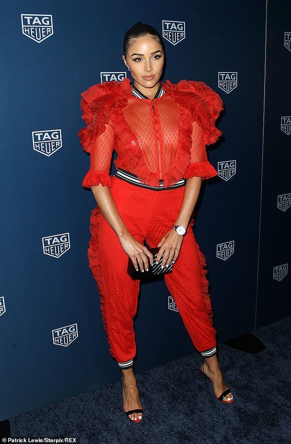 Olivia Culpo gợi cảm với áo xuyên thấu - 5