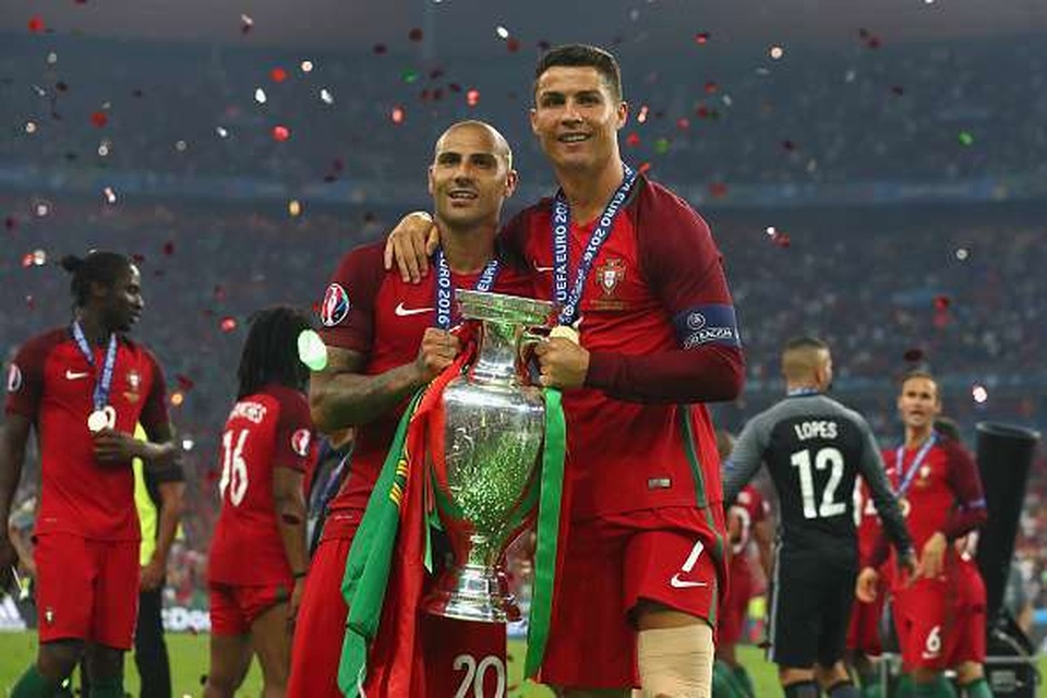 Hà Nội FC từ chối trước đề nghị mua ngôi sao vô địch Euro 2016 - 1 Hà Nội FC từ chối trước đề nghị mua ngôi sao vô địch Euro 2016 - 1