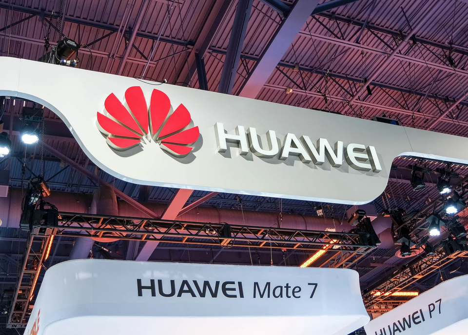 Mỹ sẽ cấp giấy phép cho DN muốn kinh doanh với Huawei - 1 Mỹ sẽ cấp giấy phép cho DN muốn kinh doanh với Huawei - 1
