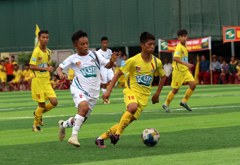Xác định hai cặp đấu bán kết giải bóng đá Thiếu niên toàn quốc - 1