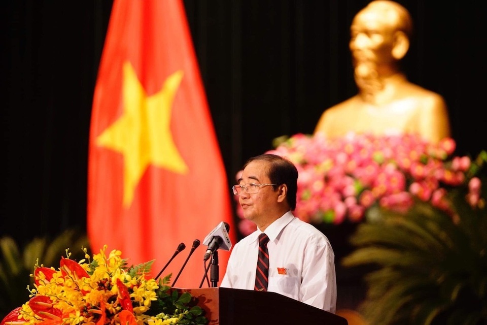 Khai mạc kỳ họp 15 HĐND TPHCM: Lần đầu tiên triển khai “kỳ họp không giấy” - 6 Khai mạc kỳ họp 15 HĐND TPHCM: Lần đầu tiên triển khai “kỳ họp không giấy” - 6