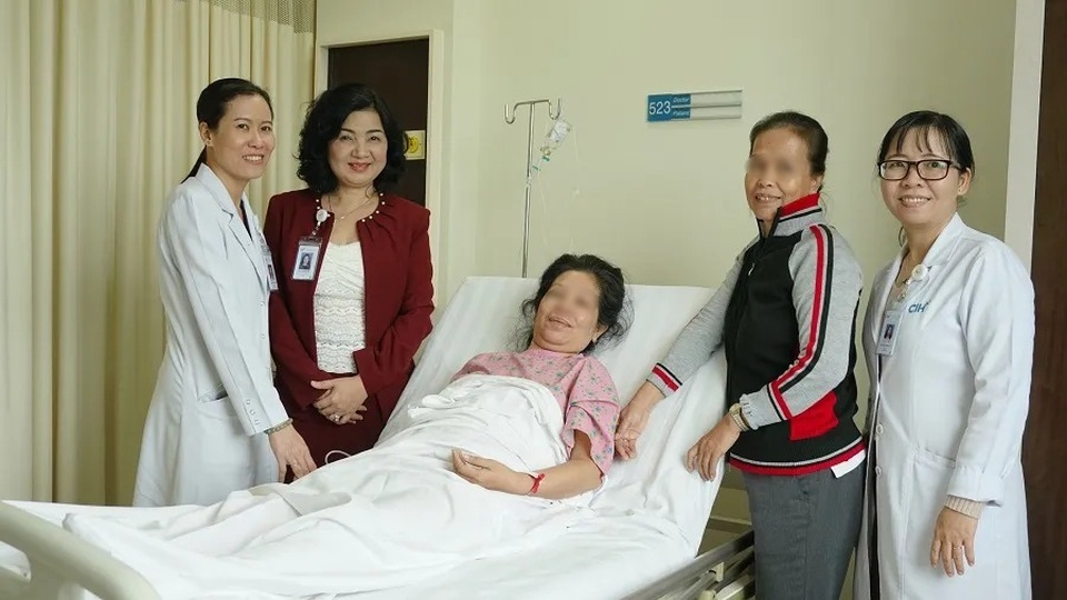 Bác sĩ chẩn đoán sai, bệnh nhân u màng tủy suýt liệt - 2