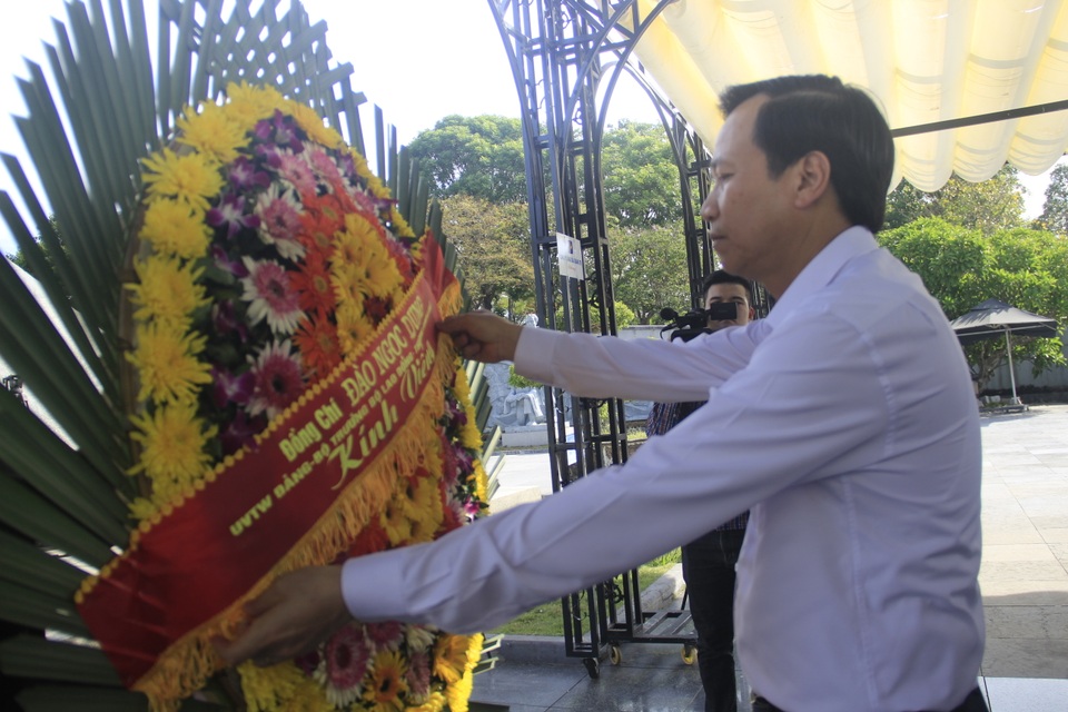 Đoàn công tác Bộ LĐ-TBXH tri ân các anh hùng, liệt sĩ tại Quảng Trị - 5 Đoàn công tác Bộ LĐ-TBXH tri ân các anh hùng, liệt sĩ tại Quảng Trị - 5