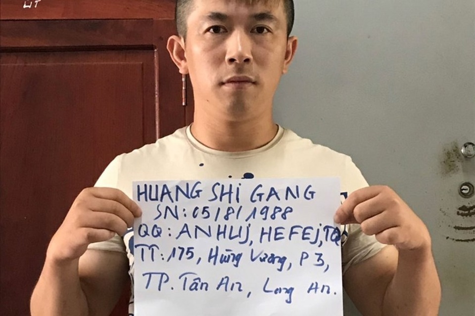 Khởi tố, tạm hoãn xuất cảnh một người Trung Quốc đòi nợ kiểu xã hội đen - 1 Khởi tố, tạm hoãn xuất cảnh một người Trung Quốc đòi nợ kiểu xã hội đen - 1