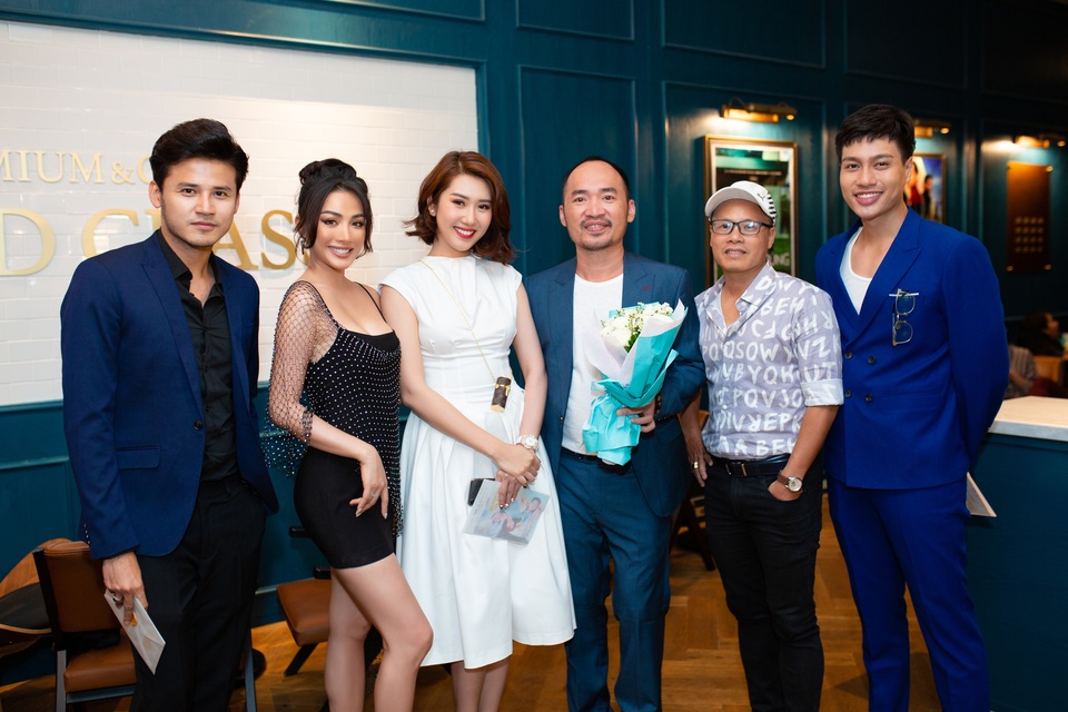 Yaya Trương Nhi khoe chân dài miên man và vòng một căng đầy - 1 Yaya Trương Nhi khoe chân dài miên man và vòng một căng đầy - 1