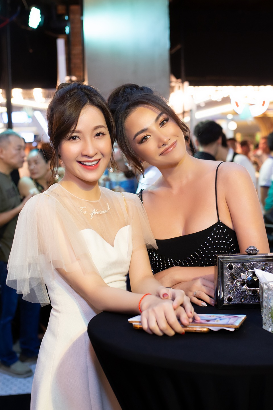 Yaya Trương Nhi khoe chân dài miên man và vòng một căng đầy - 3 Yaya Trương Nhi khoe chân dài miên man và vòng một căng đầy - 3