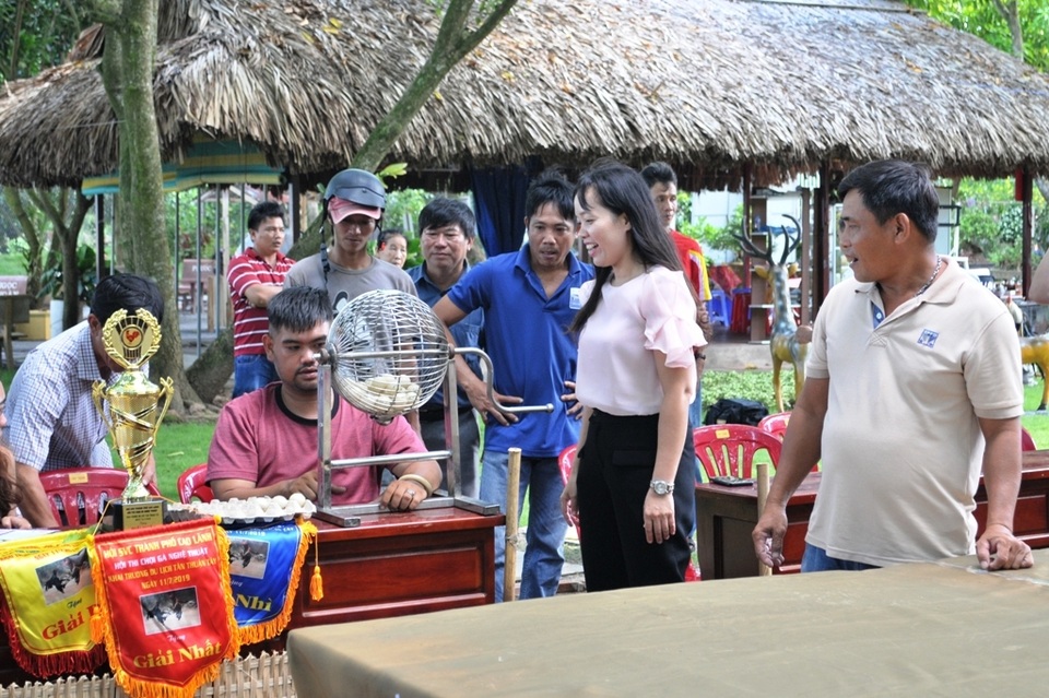 Vượt gần 300km đến Đồng Tháp… thi chọi gà truyền thống - 7 Vượt gần 300km đến Đồng Tháp… thi chọi gà truyền thống - 7