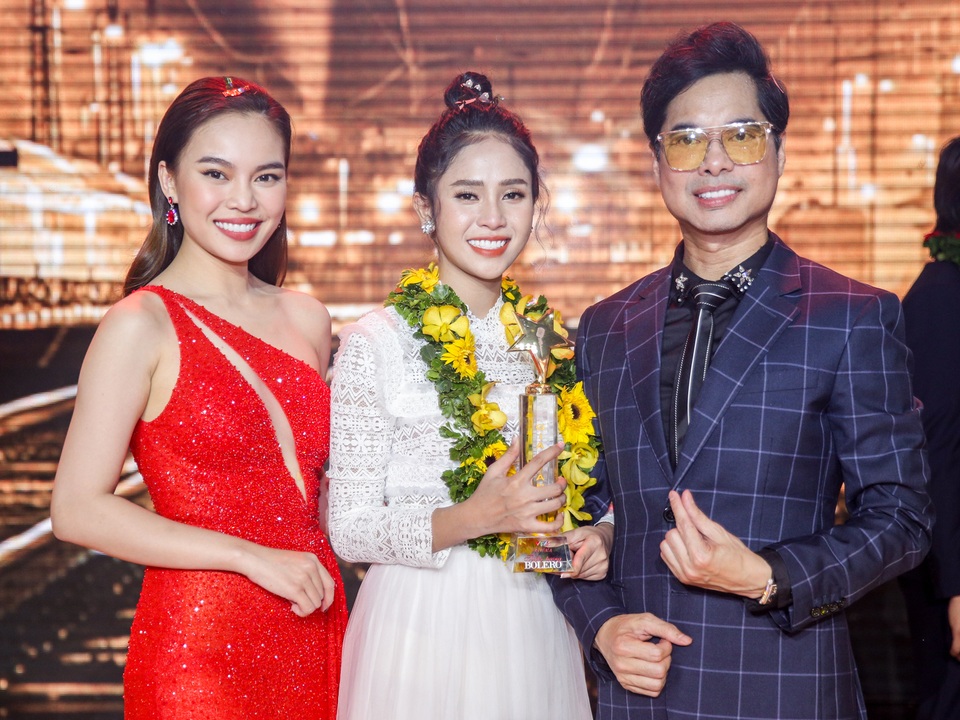 Phương Ý đăng quang ngôi vị Quán quân Thần tượng Bolero 2019 - 11 Phương Ý đăng quang ngôi vị Quán quân Thần tượng Bolero 2019 - 11