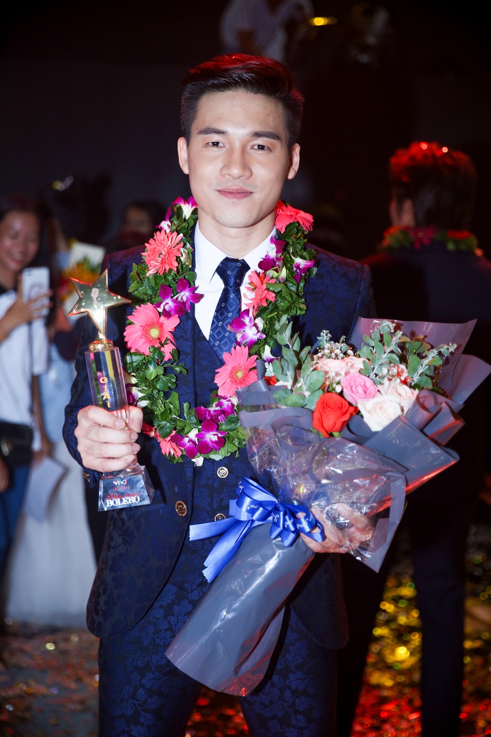 Phương Ý đăng quang ngôi vị Quán quân Thần tượng Bolero 2019 - 14 Phương Ý đăng quang ngôi vị Quán quân Thần tượng Bolero 2019 - 14