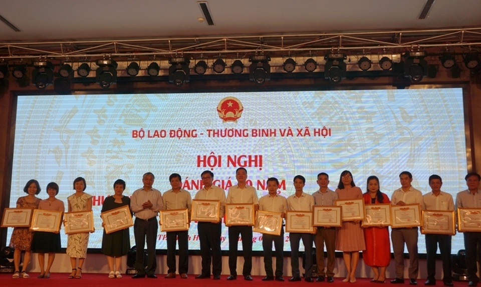 Hơn 12,6 triệu lao động tham gia bảo hiểm thất nghiệp - 8 Hơn 12,6 triệu lao động tham gia bảo hiểm thất nghiệp - 8