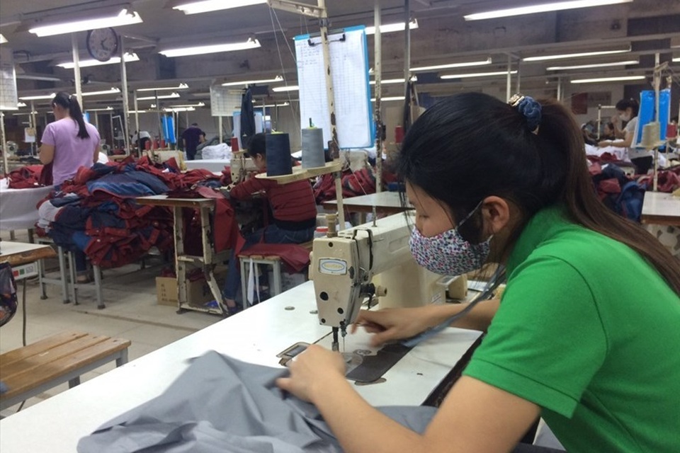 Muôn kiểu… trừ tiền thu nhập của công nhân - 1 Muôn kiểu… trừ tiền thu nhập của công nhân - 1