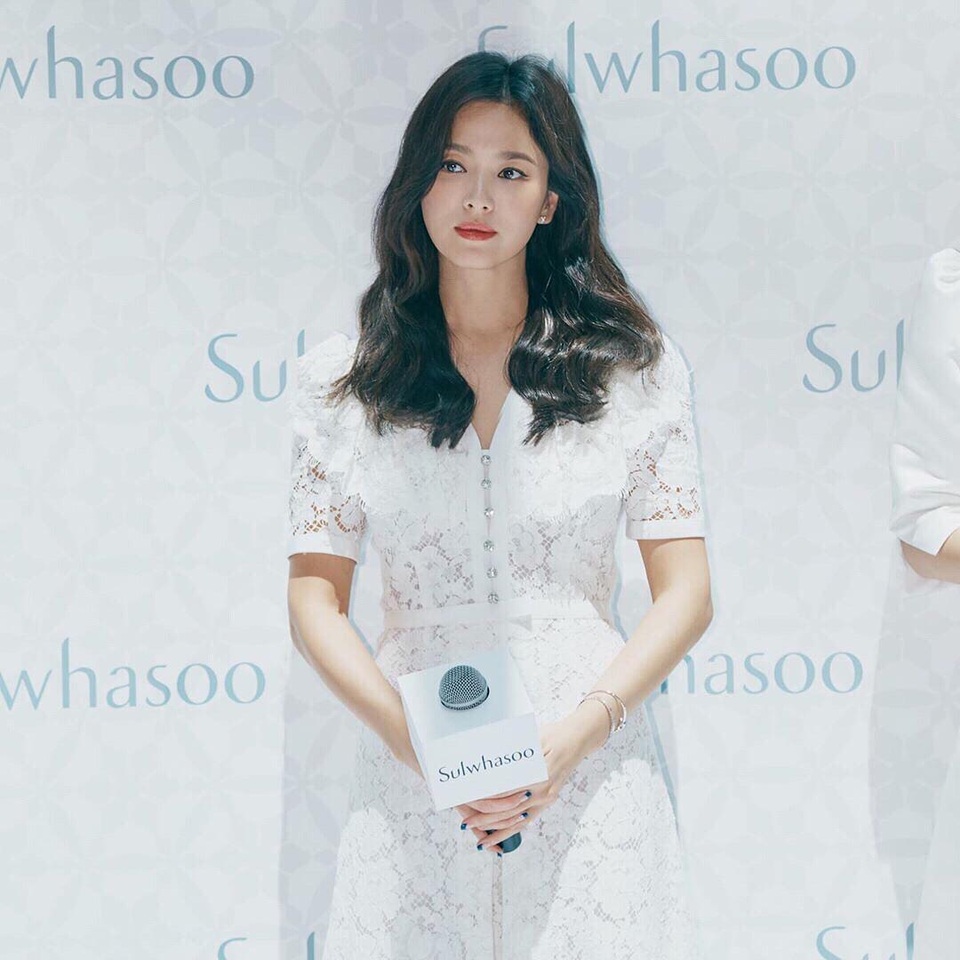 Song Hye Kyo gợi cảm, quyến rũ sau khi ly hôn - 8 Song Hye Kyo gợi cảm, quyến rũ sau khi ly hôn - 8