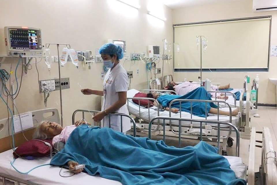 64 người bị ngộ độc phải nhập viện sau khi ăn đám cưới làng quê - 1 64 người bị ngộ độc phải nhập viện sau khi ăn đám cưới làng quê - 1