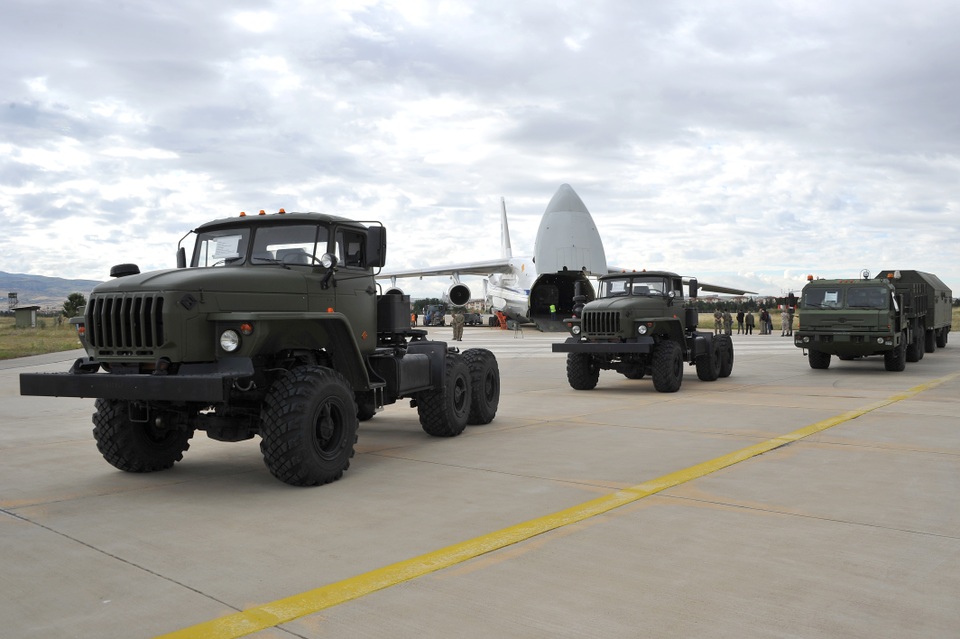 Cận cảnh lô “Rồng lửa” S-400 đầu tiên Nga chuyển cho Thổ Nhĩ Kỳ - 6 Cận cảnh lô “Rồng lửa” S-400 đầu tiên Nga chuyển cho Thổ Nhĩ Kỳ - 6