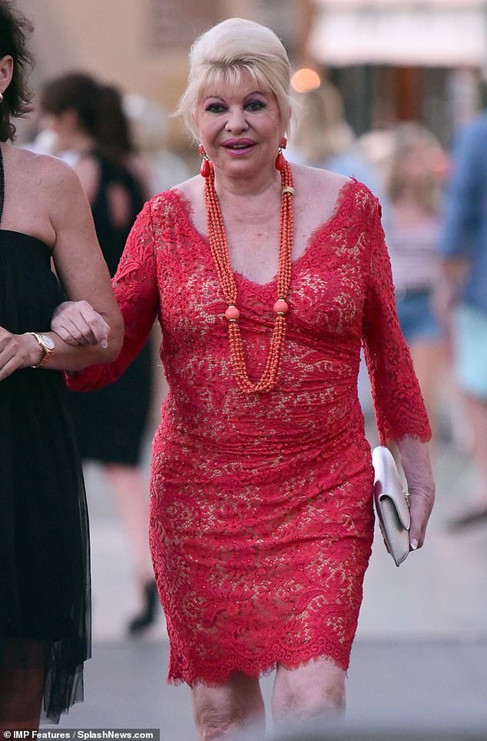  Hình ảnh mới về cựu người mẫu Ivana Trump  - 1