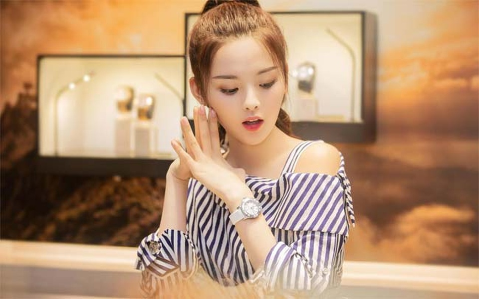 Thôn nữ 21 tuổi bị phản ứng dữ dội khi giữ danh hiệu cô gái đẹp nhất Trung Quốc - 14 Thôn nữ 21 tuổi bị phản ứng dữ dội khi giữ danh hiệu cô gái đẹp nhất Trung Quốc - 14