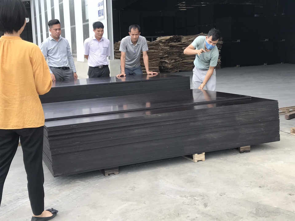 Mất 90% thị phần vì bị Trung Quốc phá giá, doanh nghiệp gỗ ép Việt điêu đứng - 1 Mất 90% thị phần vì bị Trung Quốc phá giá, doanh nghiệp gỗ ép Việt điêu đứng - 1