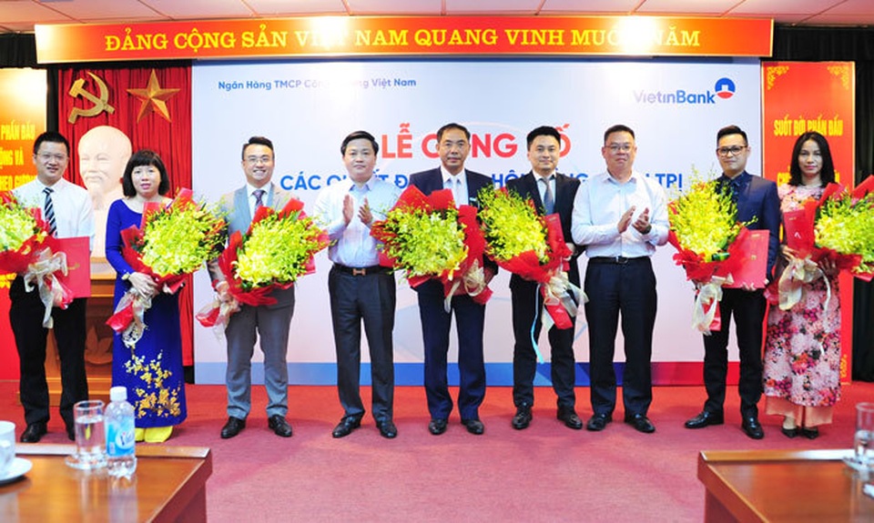 Nhận người từ BIDV và VPBank, VietinBank bổ nhiệm 10 nhân sự chủ chốt - 1 Nhận người từ BIDV và VPBank, VietinBank bổ nhiệm 10 nhân sự chủ chốt - 1