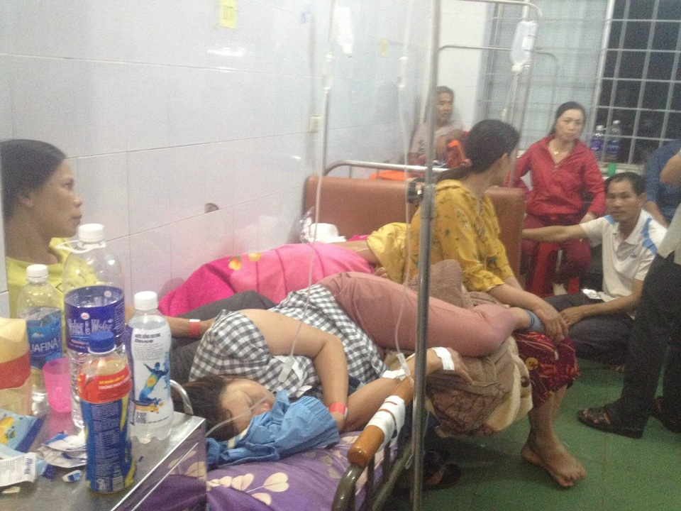 Đắk Lắk: Ăn đám cưới, trên 200 người ồ ạt nhập viện cấp cứu - 1 Đắk Lắk: Ăn đám cưới, trên 200 người ồ ạt nhập viện cấp cứu - 1