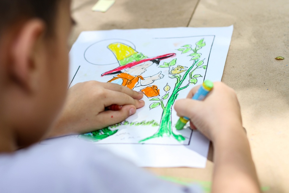 Hàng chục bạn nhỏ hào hứng trong ngày hội “Sắc màu hạnh phúc” - 3 Hàng chục bạn nhỏ hào hứng trong ngày hội “Sắc màu hạnh phúc” - 3