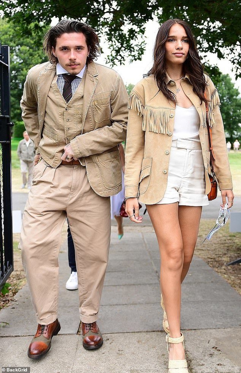 Brooklyn Beckham đưa bạn gái đi xem tennis - 2