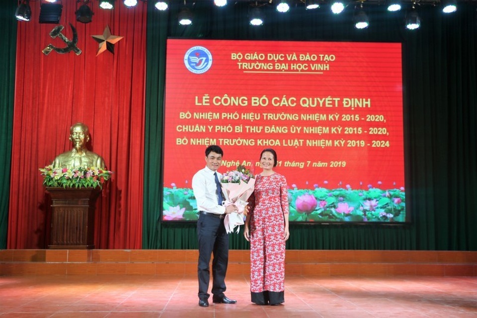 Trường Đại học Vinh bổ nhiệm tân Phó hiệu trưởng - 1 Trường Đại học Vinh bổ nhiệm tân Phó hiệu trưởng - 1