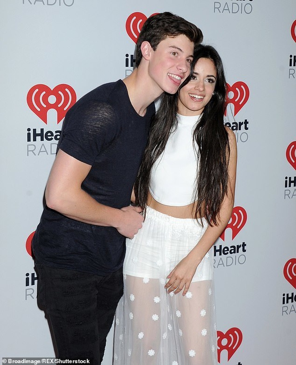 Camila Cabello công khai hò hẹn với Shawn Mendes - 2 Camila Cabello công khai hò hẹn với Shawn Mendes - 2