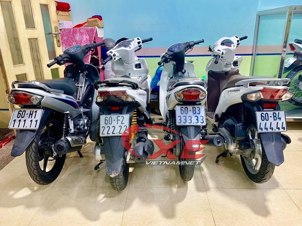 Chàng trai 9x chi hàng tỷ đồng săn đủ 9 chiếc xe biển ngũ quý - 3 Chàng trai 9x chi hàng tỷ đồng săn đủ 9 chiếc xe biển ngũ quý - 3