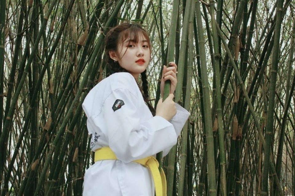 Nữ sinh xứ Thanh xinh đẹp được ví như “búp bê võ thuật” - 2