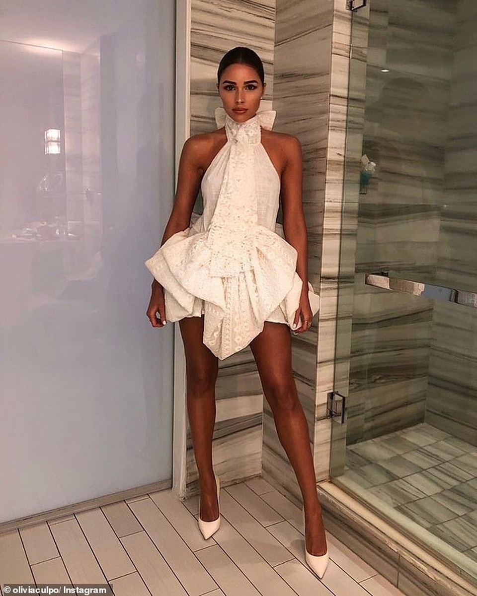 Hoa hậu Olivia Culpo gợi cảm tái xuất sau tiết lộ bị trầm cảm - 7 Hoa hậu Olivia Culpo gợi cảm tái xuất sau tiết lộ bị trầm cảm - 7