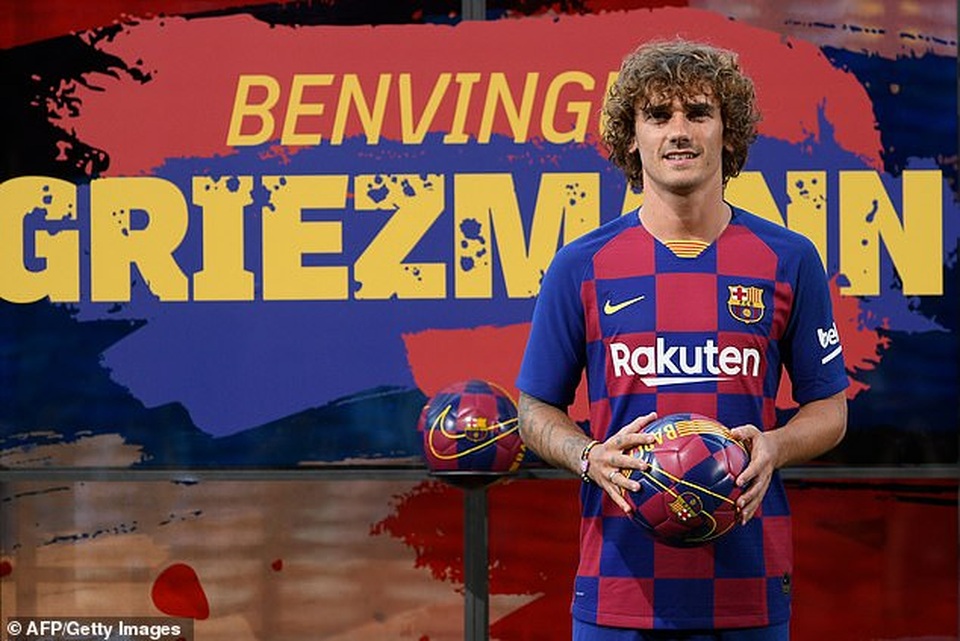 “Bom tấn” Griezmann rạng rỡ ra mắt Barcelona - 2