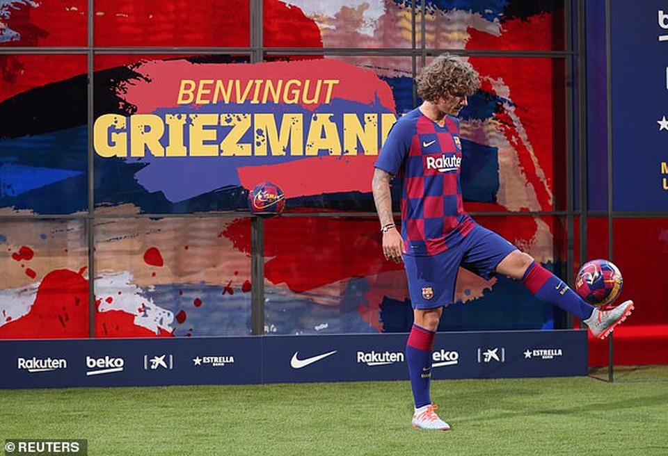 “Bom tấn” Griezmann rạng rỡ ra mắt Barcelona - 7