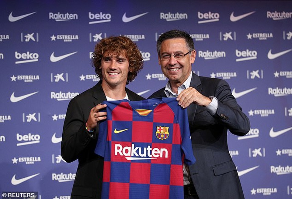 “Bom tấn” Griezmann rạng rỡ ra mắt Barcelona - 4