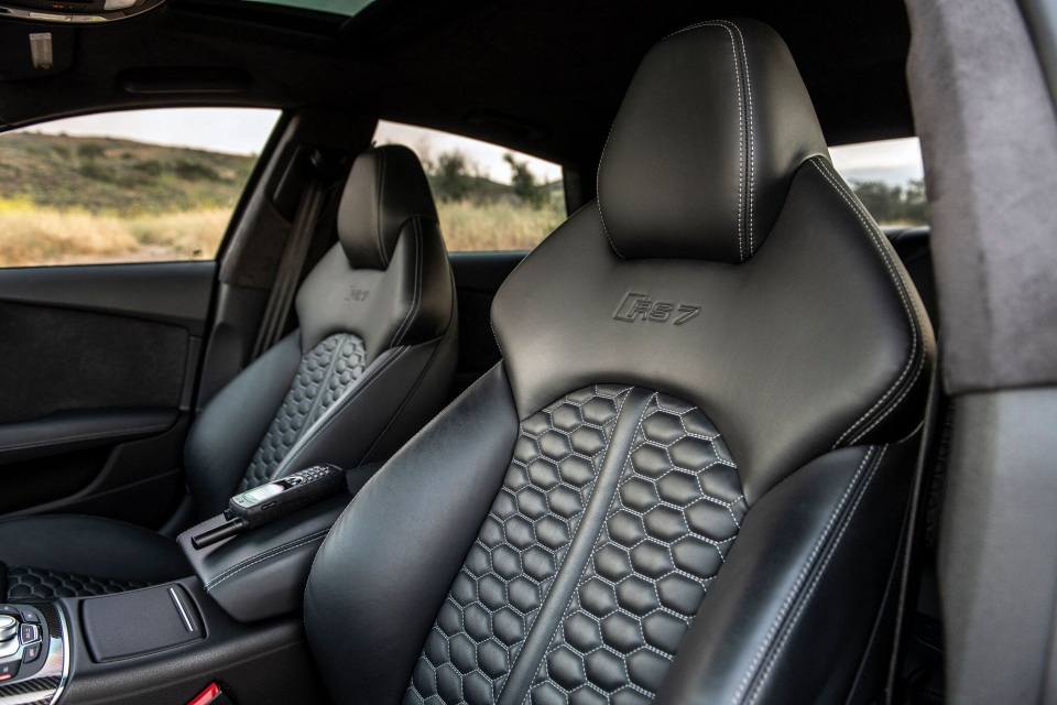 Biến Audi RS7 Sportback thành xe bọc thép nhanh nhất thế giới - 11 Biến Audi RS7 Sportback thành xe bọc thép nhanh nhất thế giới - 11