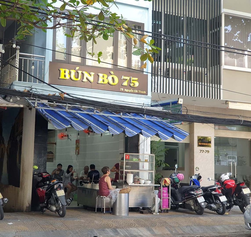 Chủ quán “chặt chém” khách rồi nói “thấy đắt đừng có ăn” - 1 Chủ quán “chặt chém” khách rồi nói “thấy đắt đừng có ăn” - 1