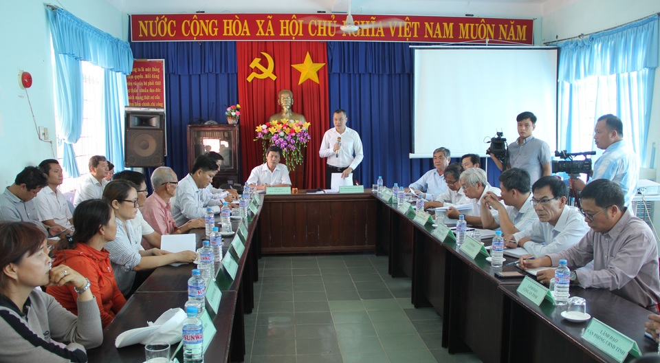 Vụ chợ tiền tỷ đìu hiu: Chủ tịch UBND tỉnh Phú Yên đối thoại với người dân! - 1 Vụ chợ tiền tỷ đìu hiu: Chủ tịch UBND tỉnh Phú Yên đối thoại với người dân! - 1