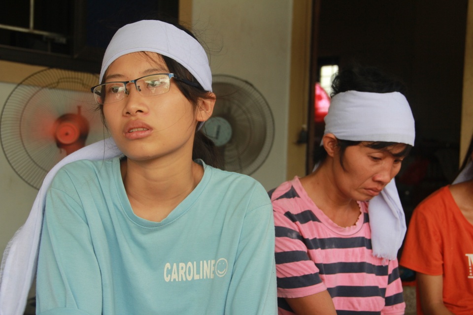 Nữ sinh bỏ thi tốt nghiệp chịu tang cha xúc động được nhiều trường đại học tiếp nhận - 6 Nữ sinh bỏ thi tốt nghiệp chịu tang cha xúc động được nhiều trường đại học tiếp nhận - 6