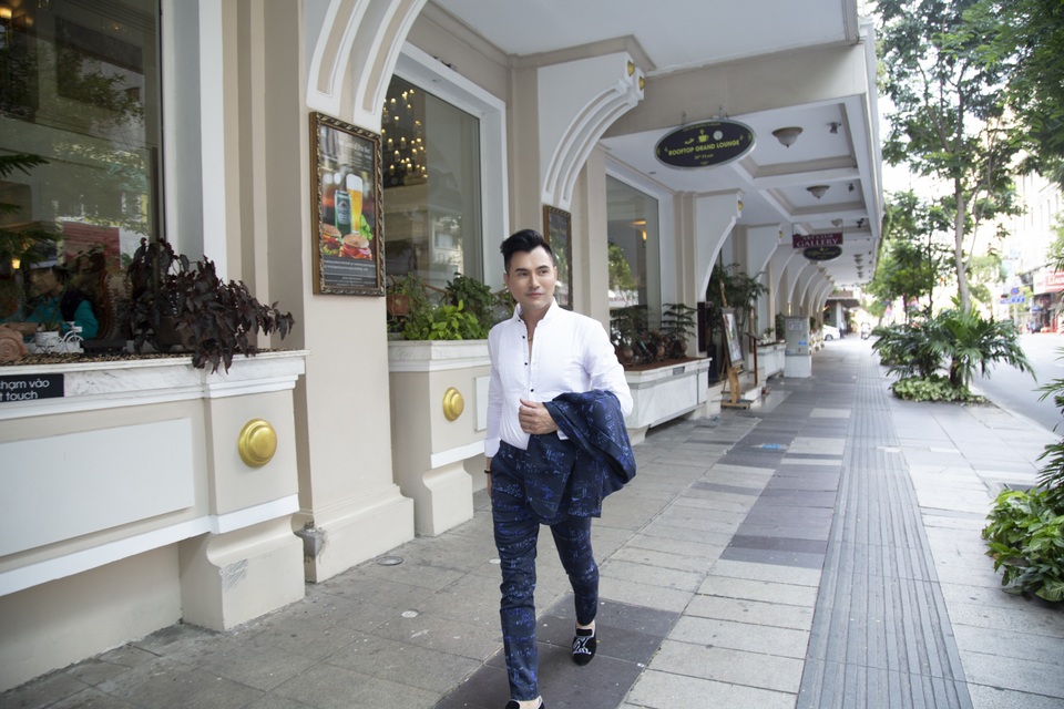 Leon Vũ: Nổi tiếng muộn nhưng chưa bao giờ thấy chạnh lòng - 1