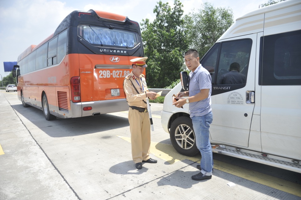 Bắt đầu ghi hình, tổng kiểm soát xe vi phạm giao thông trên toàn quốc - 1 Bắt đầu ghi hình, tổng kiểm soát xe vi phạm giao thông trên toàn quốc - 1