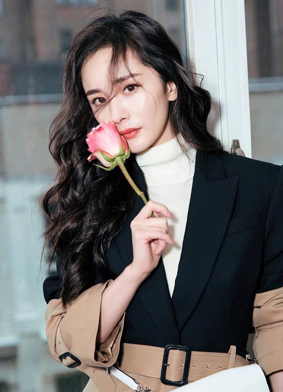Dương Mịch khoe vòng eo “cực phẩm” - 5 Dương Mịch khoe vòng eo “cực phẩm” - 5