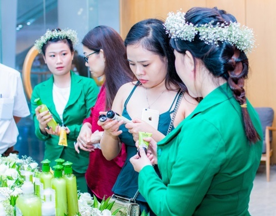 Chúng tôi tự tin cạnh tranh giá với hàng xách tay - 3 Chúng tôi tự tin cạnh tranh giá với hàng xách tay - 3